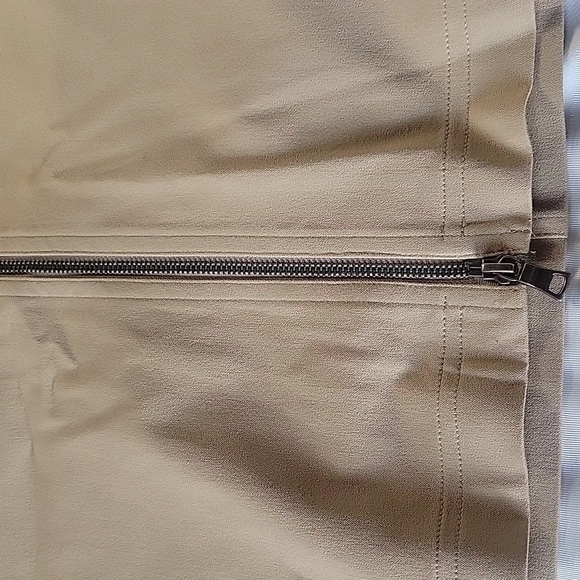 Elegantissimo Firenze Women's Beige Front Zipper Down Skirt, Size: P - Picture 3 of 9